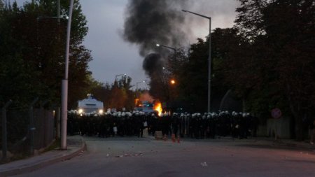 Açlık grevini bahane eden grup, ODTÜ’yü savaş alanına çevirdi