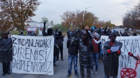 Açlık grevini bahane eden grup, ODTÜ’yü savaş alanına çevirdi