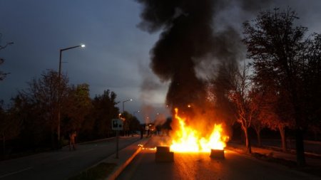 Açlık grevini bahane eden grup, ODTÜ’yü savaş alanına çevirdi