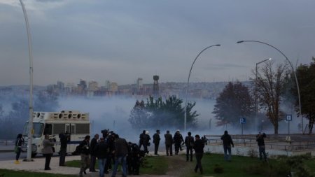 Açlık grevini bahane eden grup, ODTÜ’yü savaş alanına çevirdi