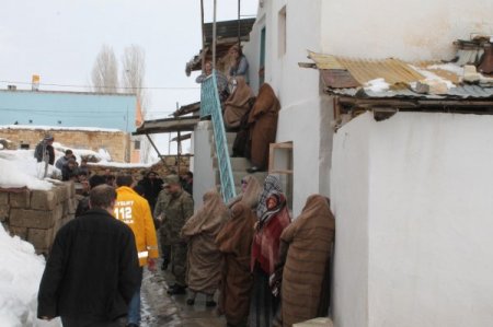 Açmak için 10 gün uğraştıkları tıkalı baca can aldı: 2 ölü