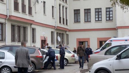 Adalet Bakanlığı Yüksek Müşaviri evinin bahçesinde ölü bulundu