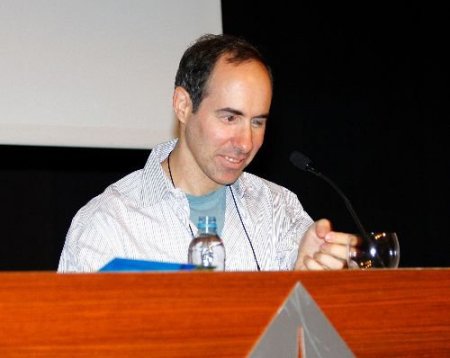 Adam Fawer, Kitabını Bastırmak İçin Kapı Kapı Dolaşmış