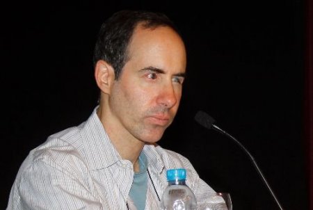 Adam Fawer, Kitabını Bastırmak İçin Kapı Kapı Dolaşmış