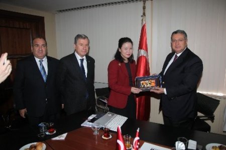 'Adana, Singapur’un tedarikçisi olmayı istiyor'