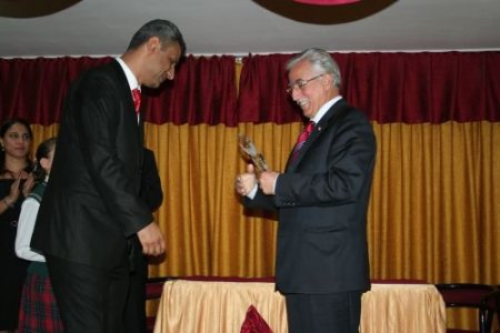Adana Büyükşehir Belediyesi Okulların Altyapı Eksiklerini Tamamlıyor