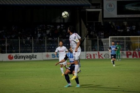 Adana Demirspor: 0- Manisaspor: 1 (ilk yarı)