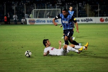 Adana Demirspor: 0- Manisaspor: 1 (ilk yarı)