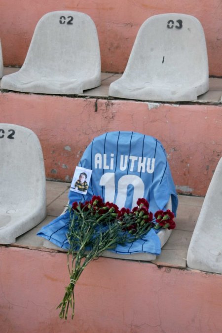 Adana Demirspor camiası ‘Mavi Çocuk’ Ali Utku’yu unutmadı