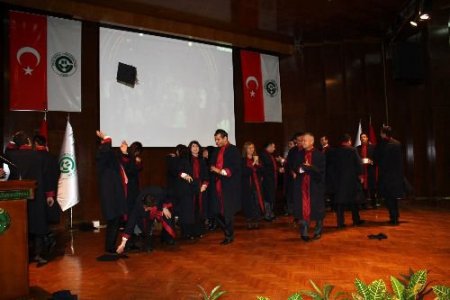 Adana Dişhekimleri Odası Başkanı Savaş: Varoşlar Sahte Dişçilere Terk Edildi