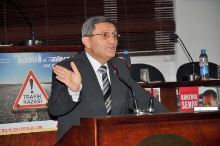 Adana Emniyet Müdürü Kesmez: Trafikte Üzerine Su Sıçrattı Diye Aracın İçindekileri Silahla Tarayanlar Var