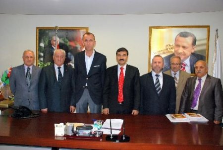 Adana Gaziantepliler Derneği Ak Parti'yi Ziyaret Etti