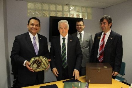 Adana Houston ile partner şehir oldu