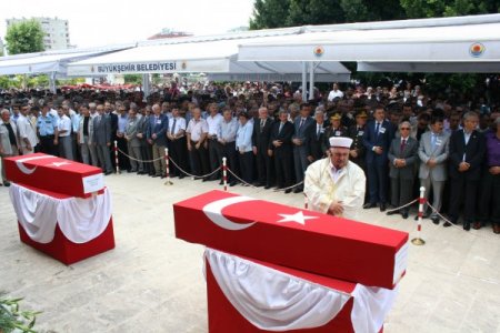 Adana İki Şehidini Tekbirlerle Uğurladı