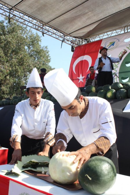 Adana karpuzuna ‘şenlikli’ tanıtım