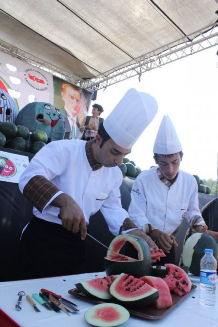 Adana karpuzuna ‘şenlikli’ tanıtım
