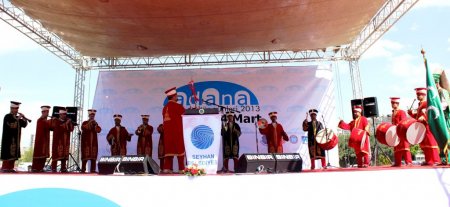 Adana Kültür Günleri şenlik havasında başladı