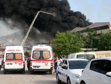 Adana OSB’de çıkan yangın söndürüldü