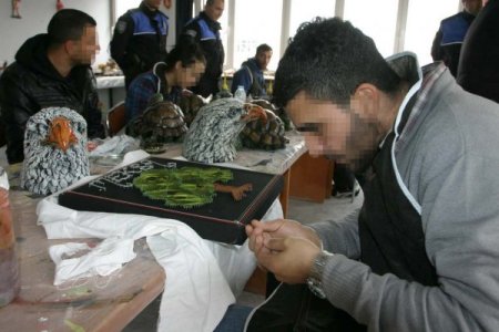 Adana polisi, madde bağımlısı gençlere 'yaşam koçu' oldu