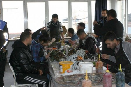 Adana polisi, madde bağımlısı gençlere 'yaşam koçu' oldu