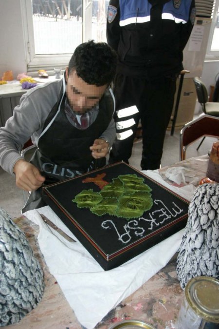 Adana polisi, madde bağımlısı gençlere 'yaşam koçu' oldu