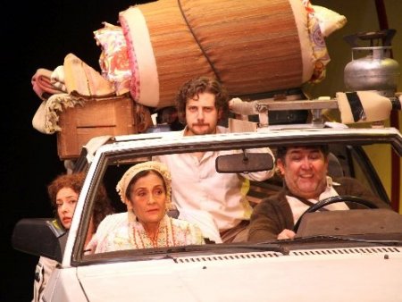 Adana Tiyatro Festivali, üçüncü haftasında her yaştan seyirciyi ağırlıyor