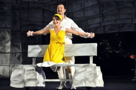 Adana Tiyatro Festivali, üçüncü haftasında her yaştan seyirciyi ağırlıyor