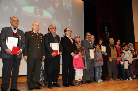 Adana'da 5 Şehit Yakını İle Bir Gaziye Devlet Övünç Madalyası Verildi