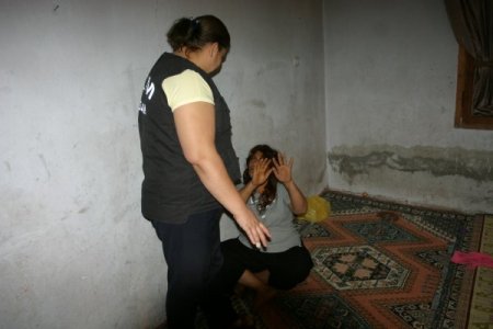 Adana'da 500 polisin katıldığı şafak operasyonu