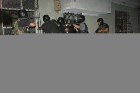 Adana'da 500 polisin katıldığı şafak operasyonu