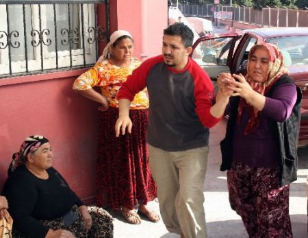 Adana'da Acemi Kasaplar Yine Kendilerini Yaraladı