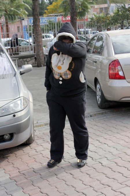 Adana'da başına sandalye ile vurulan çocuk hastaneye kaldırıldı