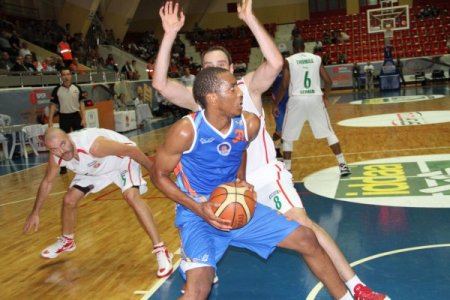 Adana’da bastetbolda ilk maçın galibi Pınar Karşıyaka oldu