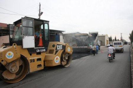 Adana'da bulvar açma çalışmaları sürüyor