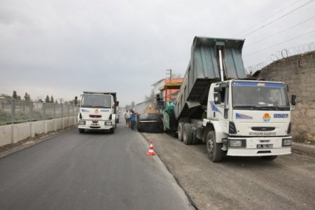 Adana'da bulvar açma çalışmaları sürüyor