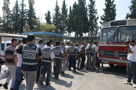 Adana'da Çete Operasyonu: 10 Kişi Adliyeye Sevk Edildi