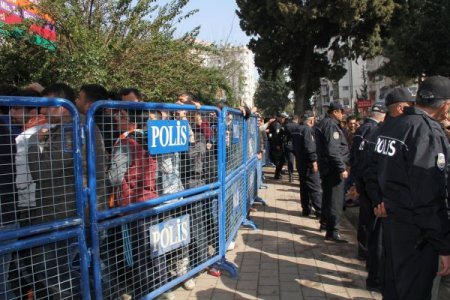 Adana'da derbi öncesi gerginlik çıktı