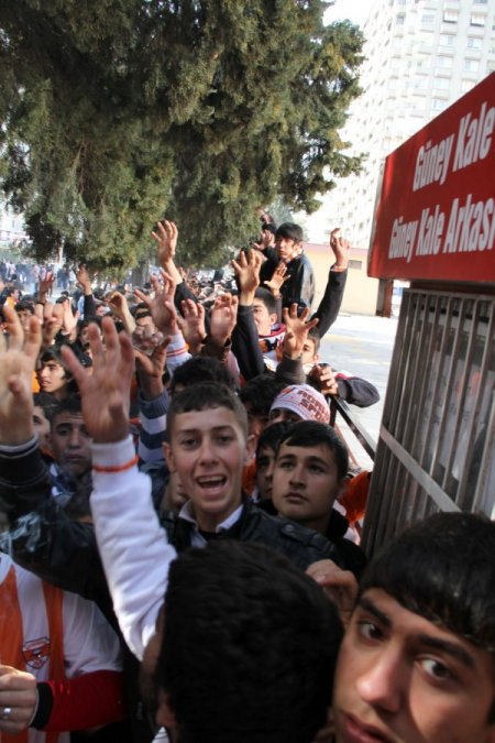 Adana'da derbi öncesi gerginlik çıktı