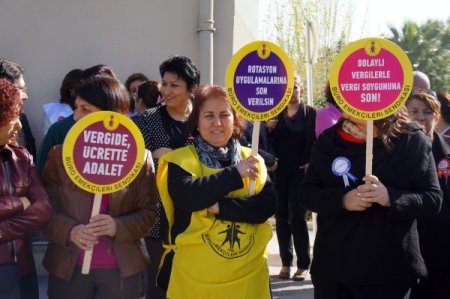 Adana'da kamu çalışanları bir günlük iş bıraktı