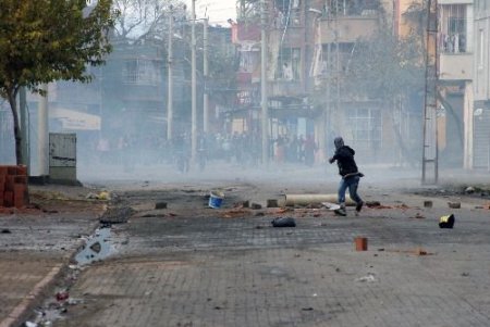 Adana'da Kapatma Gerginliği