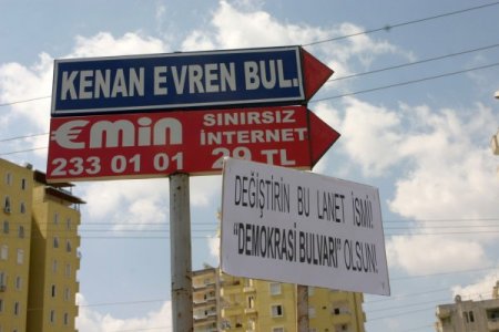 Adana'da Kenan Evren Bulvarı'nın adı değişsin tepkisi