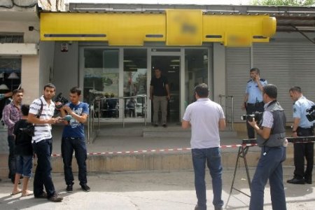 Adana'da PTT şubesi soyuldu