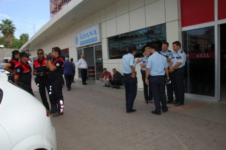 Adana'da tablacılar 2 zabıtayı yaraladı, hastane basıp zabıta amirini dövdü