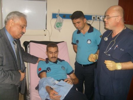 Adana'da tablacılar 2 zabıtayı yaraladı, hastane basıp zabıta amirini dövdü