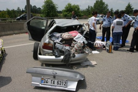 Adana'da Trafik Kazası: 2 Ölü, 1'i Bebek 2 Yaralı