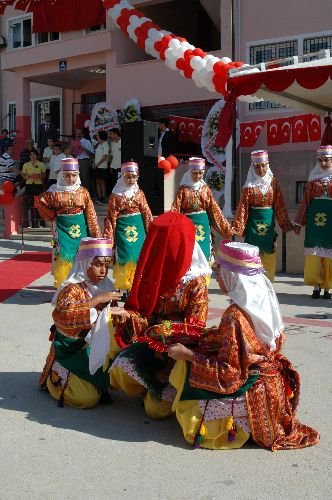 Adana'da Yaklaşık 500 Bin Öğrenci Ders Başı Yaptı