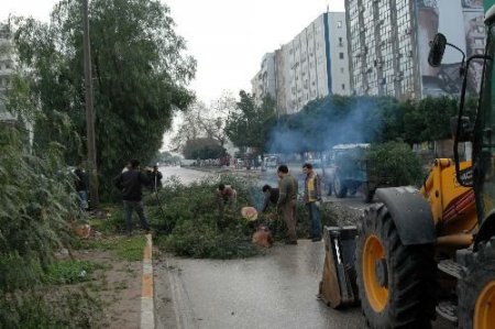 Adana'da Yapılacak Köprülü Kavşakların İnşaat Çalışmalarına Başlandı