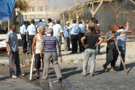 Adana'da zabıta biberci esnafına 'biber gazı' sıktı, onlarda sopayla püskürttü!