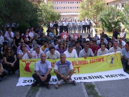 Adana'da Zorunlu Din Dersi Kaldırılsın Yürüyüşü