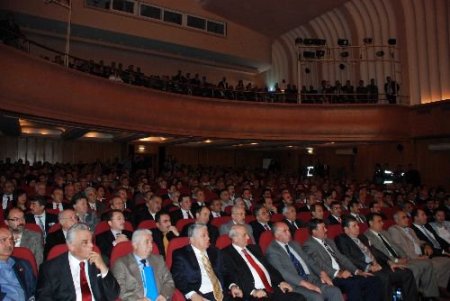 Adana'daki Belediye Başkan Vekilliği Seçimi Tartışmalarla Başladı